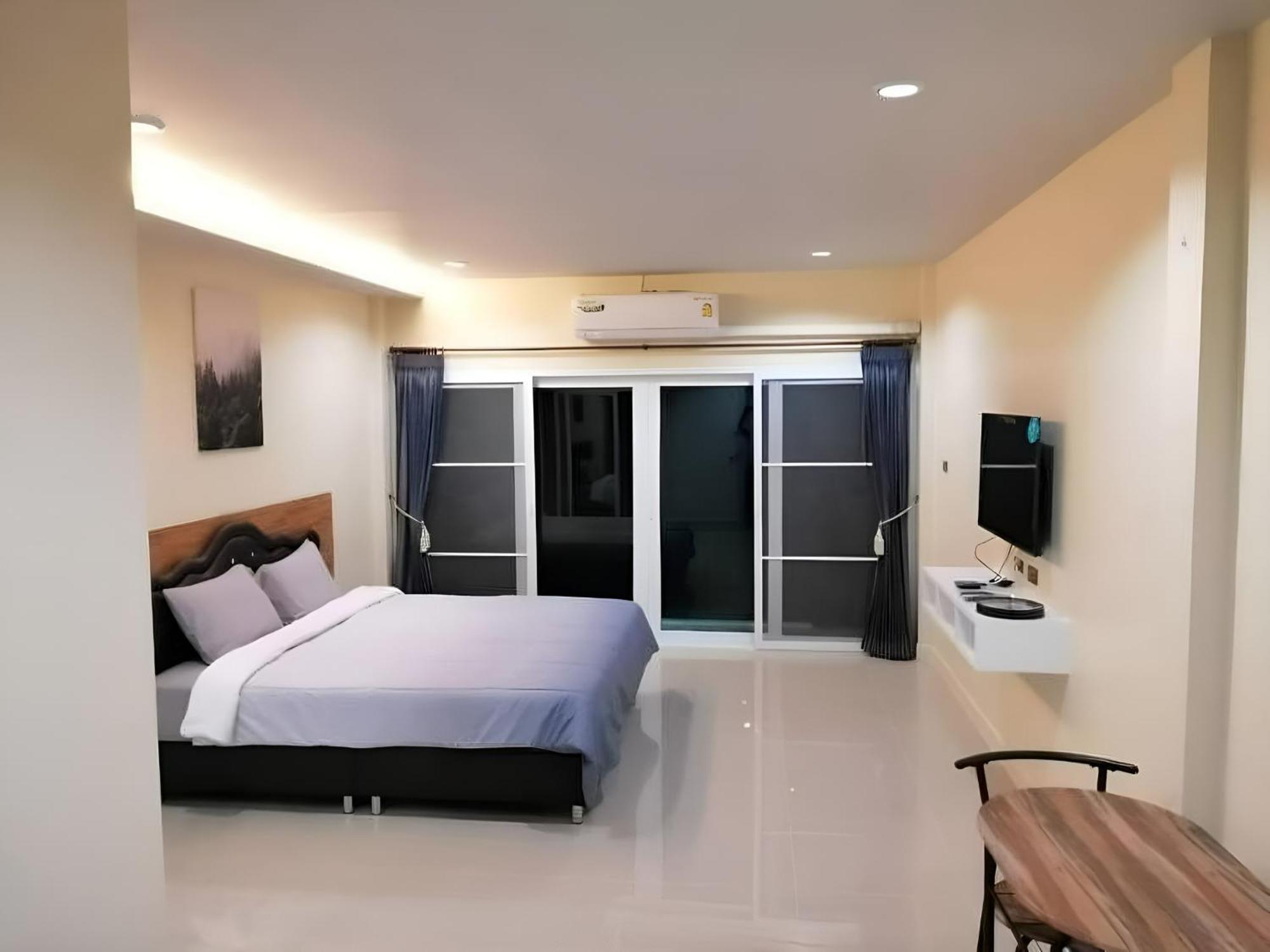 Triple J Hometel Bang Tao Beach  Exterior photo
